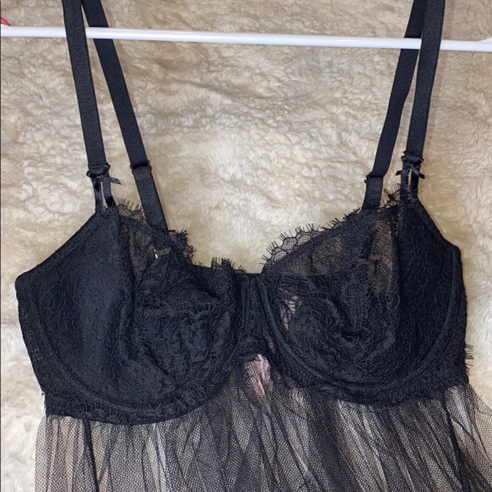 XL NEVER WORN TAGS ATTACHED. Black lace babydoll